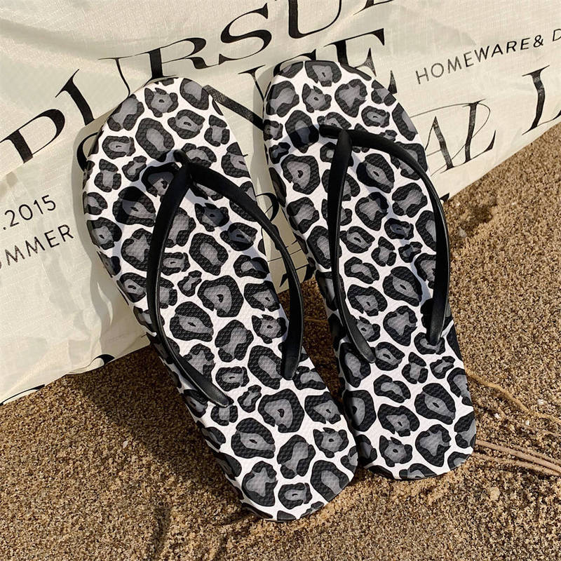 Beach Holiday Flip Flops Women's Ins European and American Style Leopard Print Distinctive Summer Net Infrared Wear Flip Flops Shower Sandals Beach Holiday Flip Flops Women's Ins European and American Style Leopard Print Distinctive Summer Net Infrared Wear Flip Flops Shower Sandals