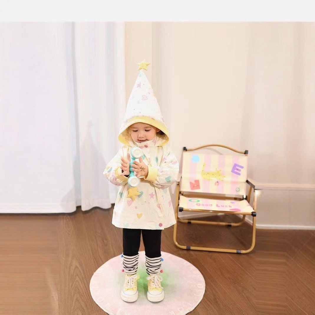 Capa de bebé femenina 2025 invierno bebé con abrigo con capuchón de vello triple protección medio y largo chaqueta de sombrero elfo