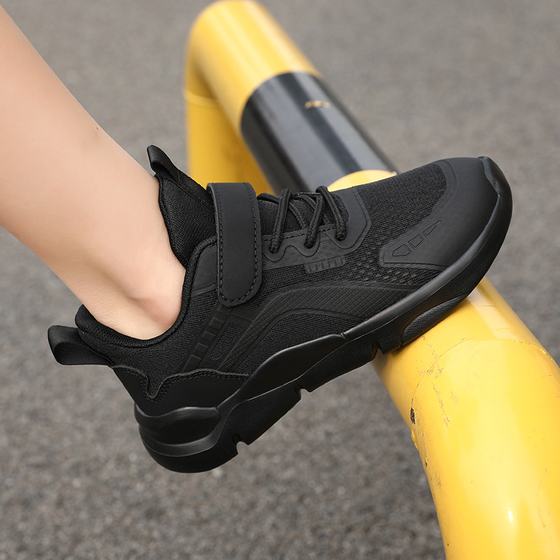 Zapatos para niños 2025 verano nuevo estilo zapatos deportivos para niños medianos y grandes