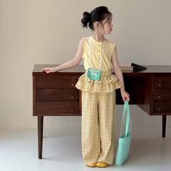 子供の上着2025夏の女性の赤ちゃんの韓国版の純色の袖なしのベストの子供の格子の花の辺のストレートなズボンのスーツ