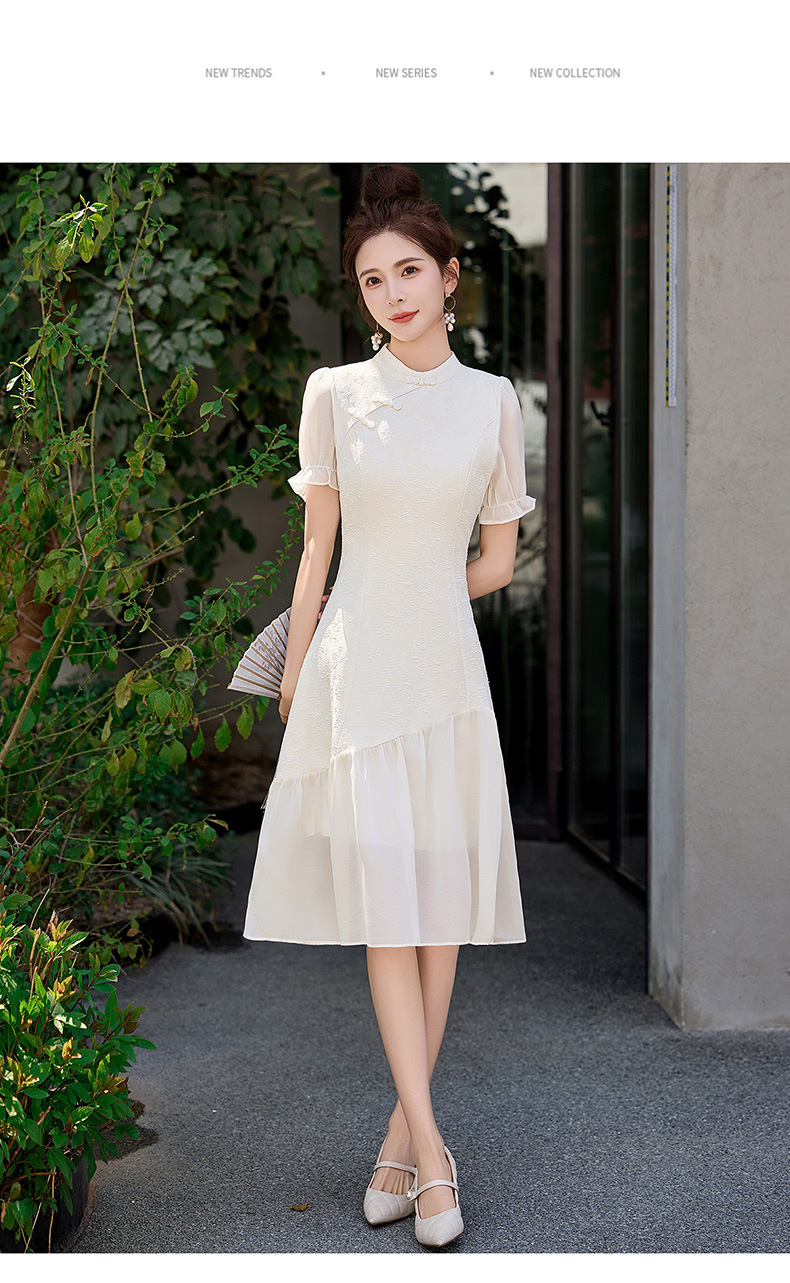 Đầm suông midi tân cổ điển tay ngắn cổ đức, thắt eo nhẹ, phong cách Trung Hoa hiện đại — màu trắng ngà chi tiết 17