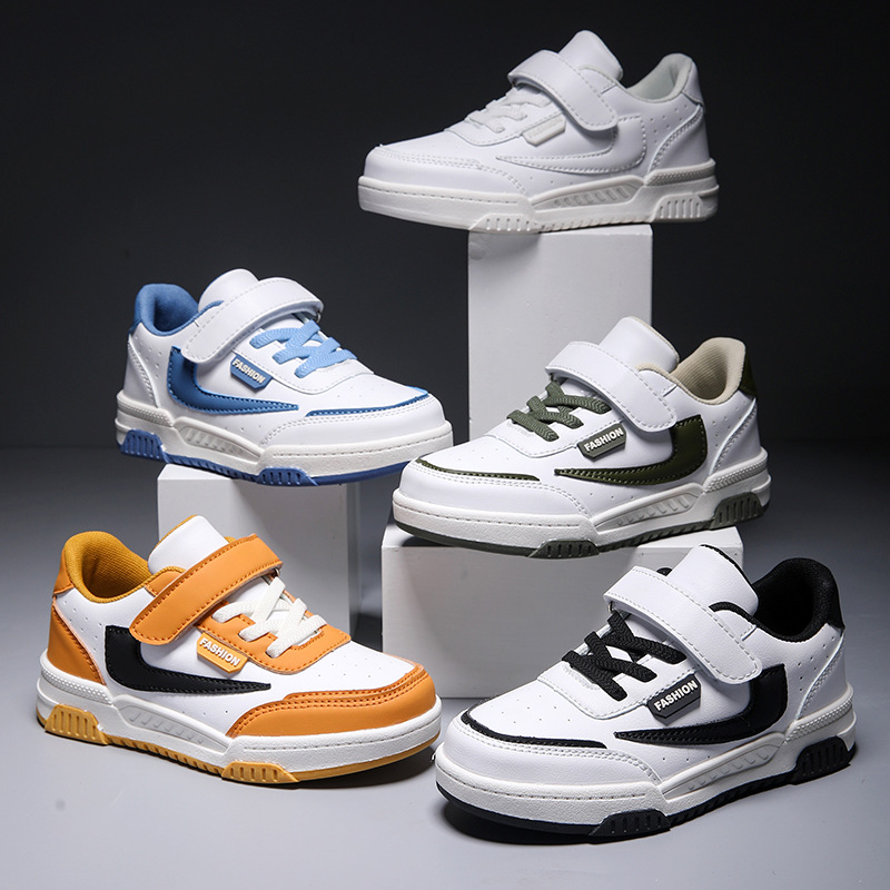 Zapatos para niños primavera y otoño nuevo estilo 2025 cuero impermeable zapatos casuales para niños medianos y grandes zapatos deportivos para niños de moda al por mayor