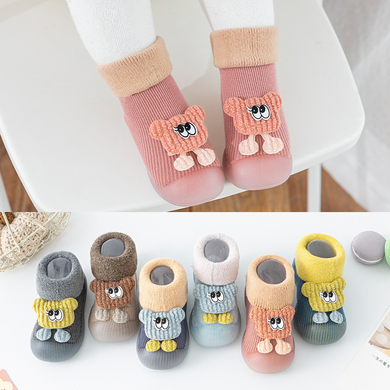 Zapatos para bebés con suela suave otoño y invierno antideslizante para niños pequeños, calcetines de suelo cálido, zapatos de algodón cómodos
