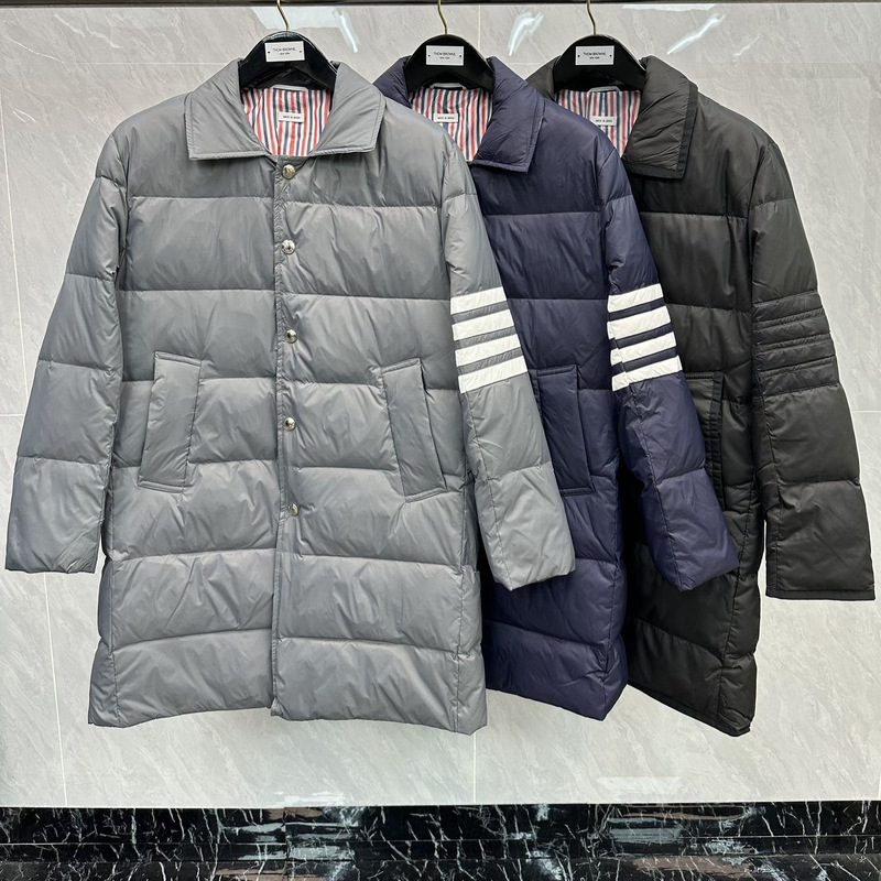 Factory Direct TB New Winter Medium and Long Down Jacket for Men and Women with British Daily Laps Hood Down Factory Direct TB New Winter Medium and Long Down Jacket for Men and Women with British Daily Laps Hood Down