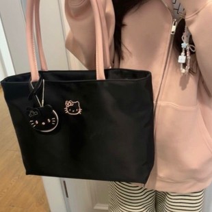 Cute sophisticated capacious bag, with embroidery