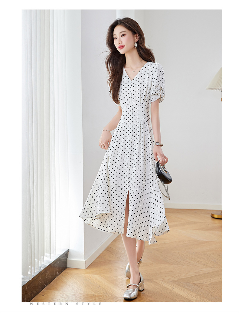 Váy liền chấm bi cổ chữ V dáng dài chiết eo thon gọn — Màu đen, Màu trắng, Màu đỏ chi tiết 19