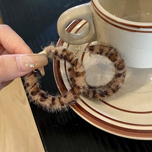American retro!  Plush leopard print hoop earrings autumn and winter high-end niche temperament earrings lazy feeling earrings for women
