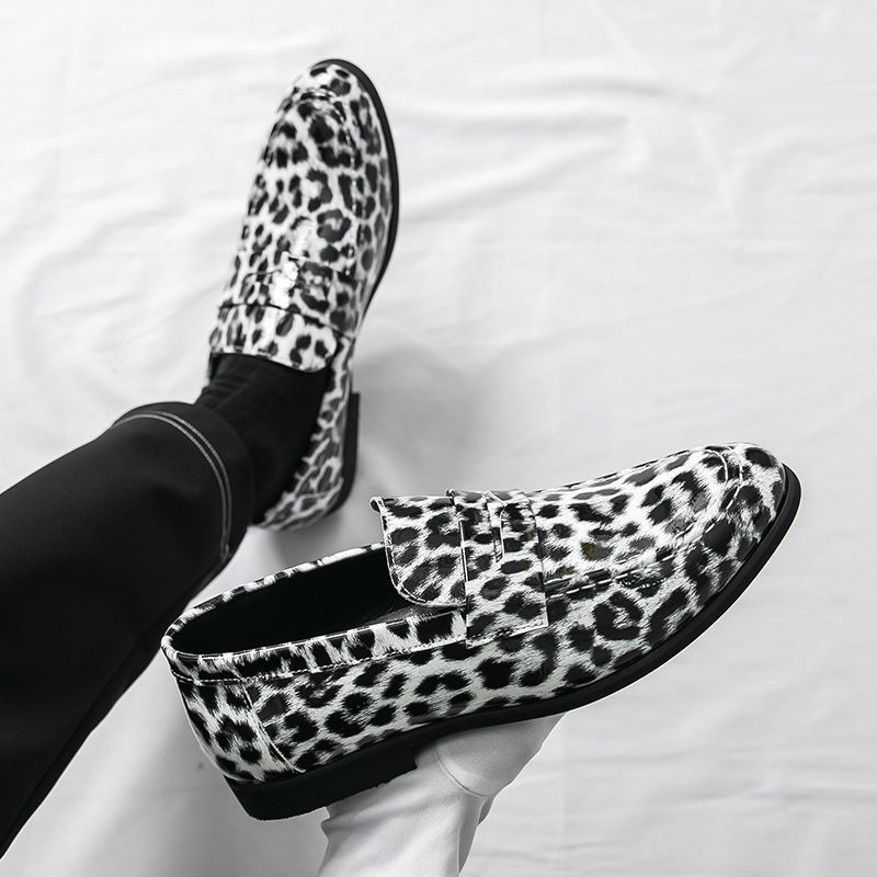 Zapatos Lofu para hombre transfronterizos 46 tallas grandes verano nuevos zapatos casuales moda hombres con estampado de leopardo zapatos de cuero de un pie al por mayor