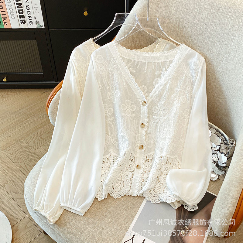 Spring and Summer New V Neck Long-Sleeved Chiffon Shirt Classy Stitching Hook Flower Embroider Cut Out Lace Sweet Top