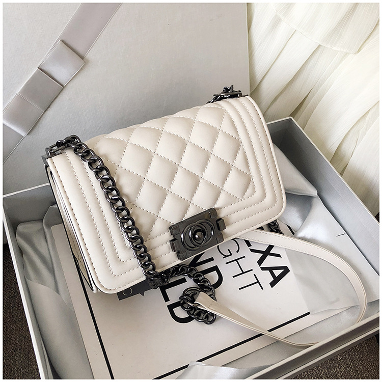 Women's Small Pu Leather Lingge Fashion Square Flip Cover Crossbody Bag display picture 32