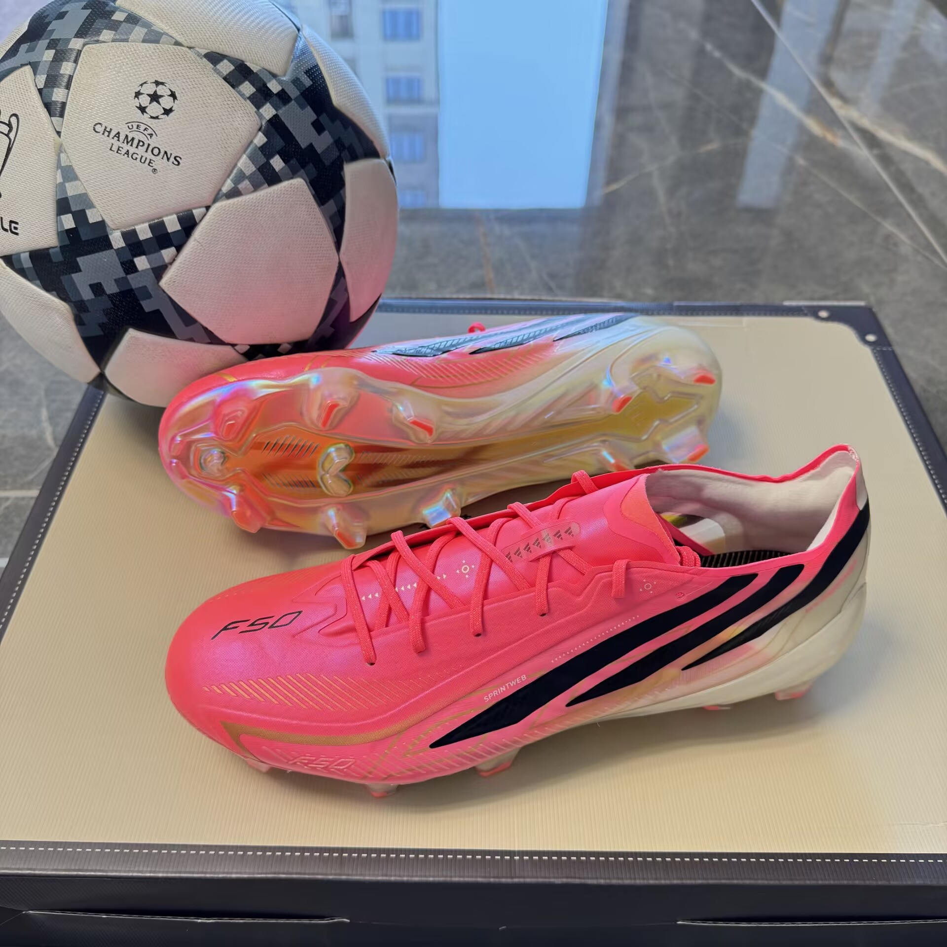 Uşaq və Böyüklər üçün Örgülü Futbol Butsi F50