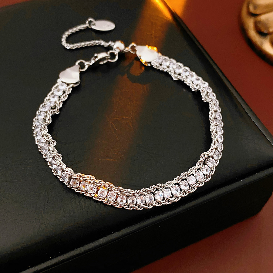 Pulsera de lujo ligera y ajustable con cadena de diamante ultra brillante, pulsera de moda de alto nivel, nicho de diseño, joyas para mujeres