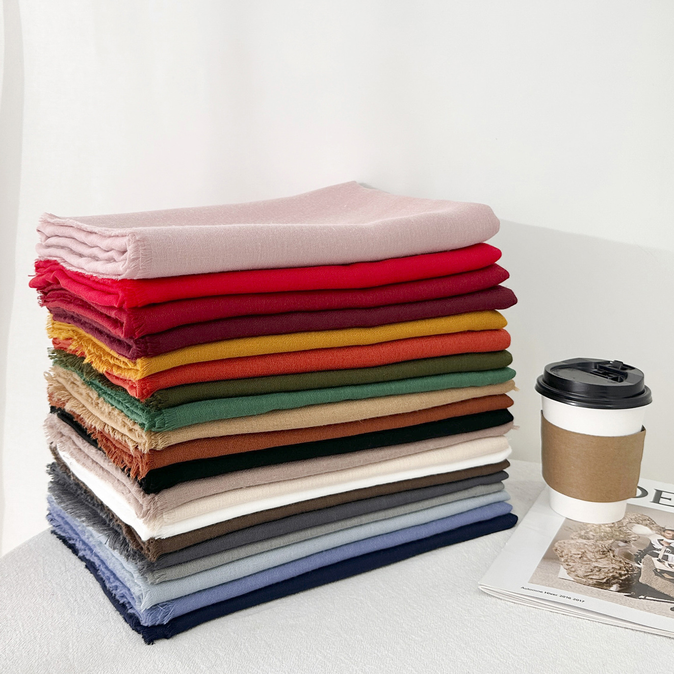 Artístico simple toallas de gaze exterior protector solar elegante chal coreano damas de color sólido cuadrado corto bordado bufandas temperament