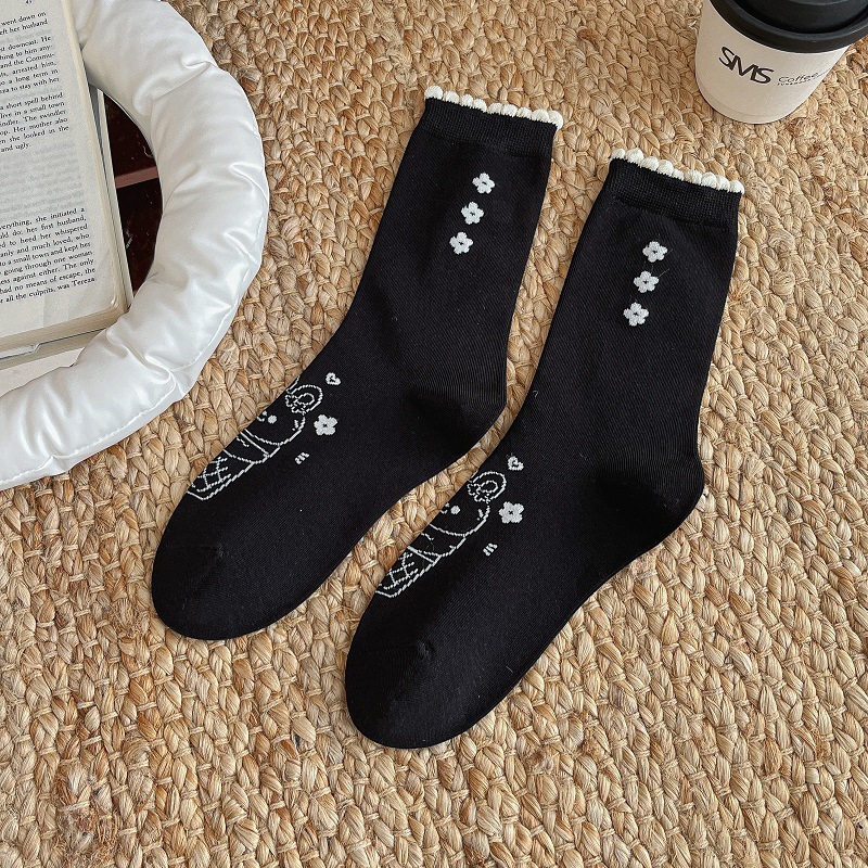 Calcetines coreanos con encaje gris, flores y conejo bordado, diseño vintage y encantador.