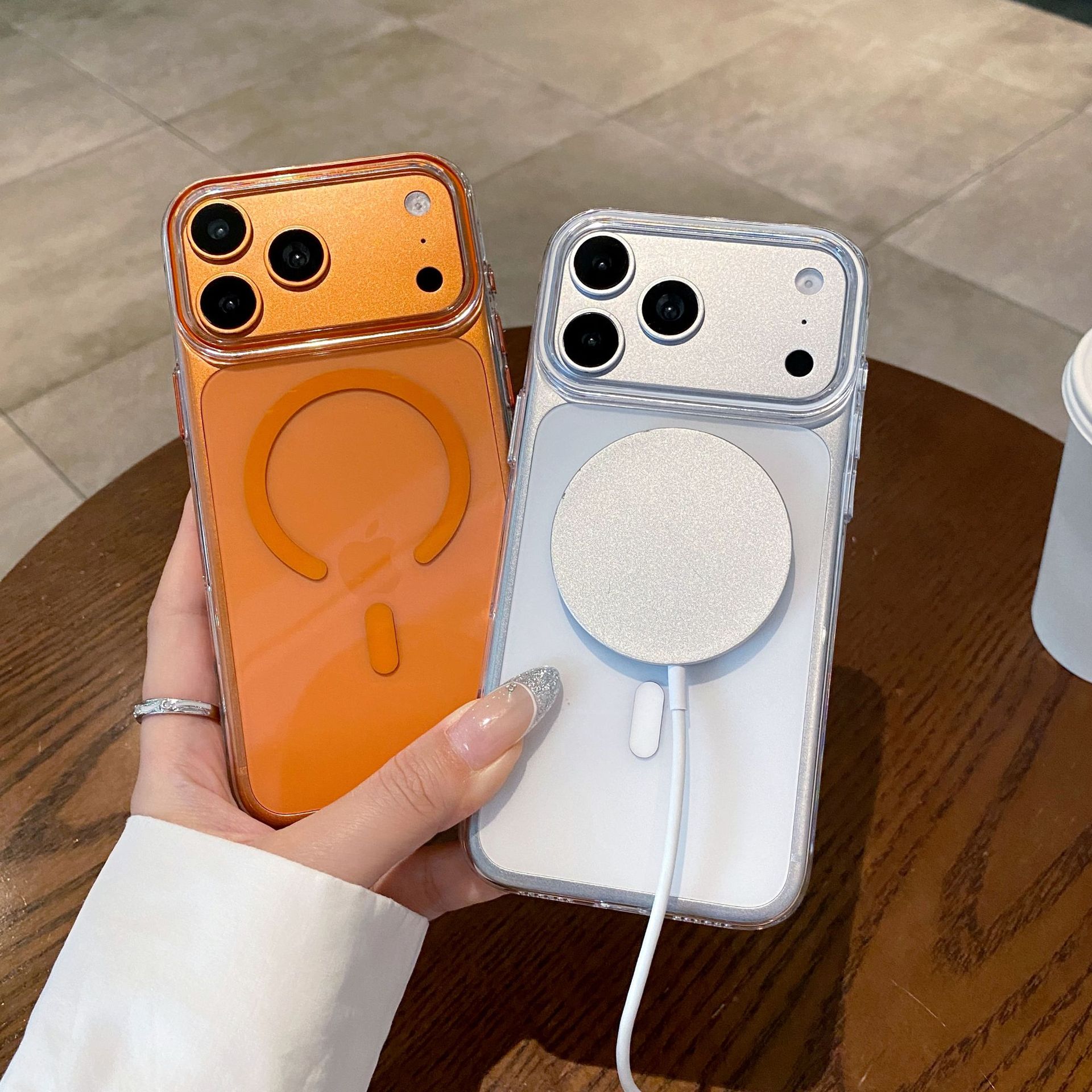 Funda Magnética Antigolpes para iPhone 18 Pro Max y iPhone 17 de Silicona Líquida