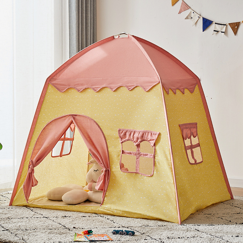 Pink cover Castillo Amarillo