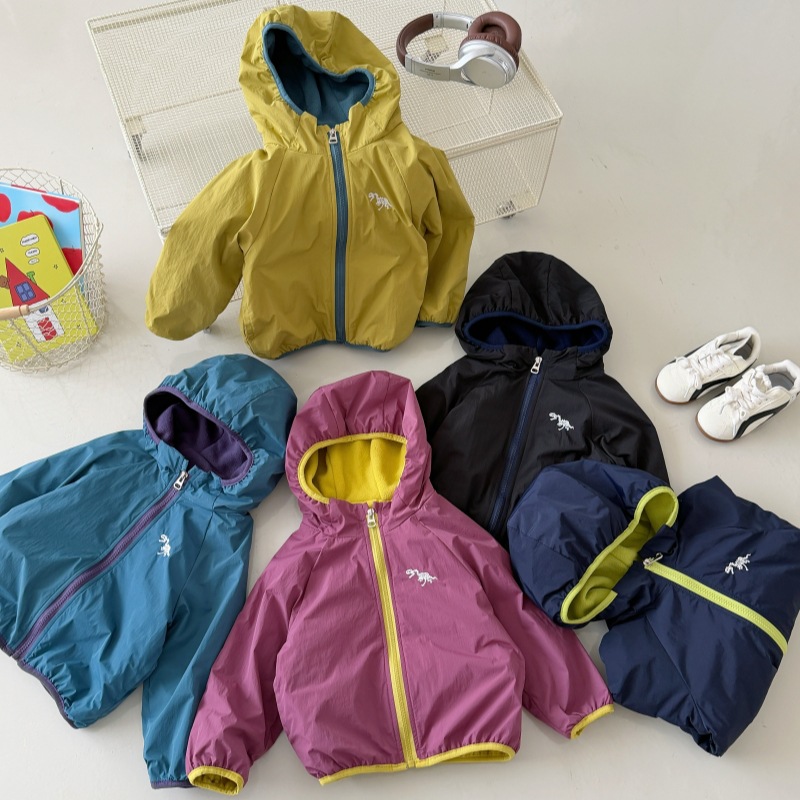 Children's outdoor sun protection clothing, lightweight hooded skin jacket, boys' and girls' workwear style, loose and breathable coat, spring and autumn style.