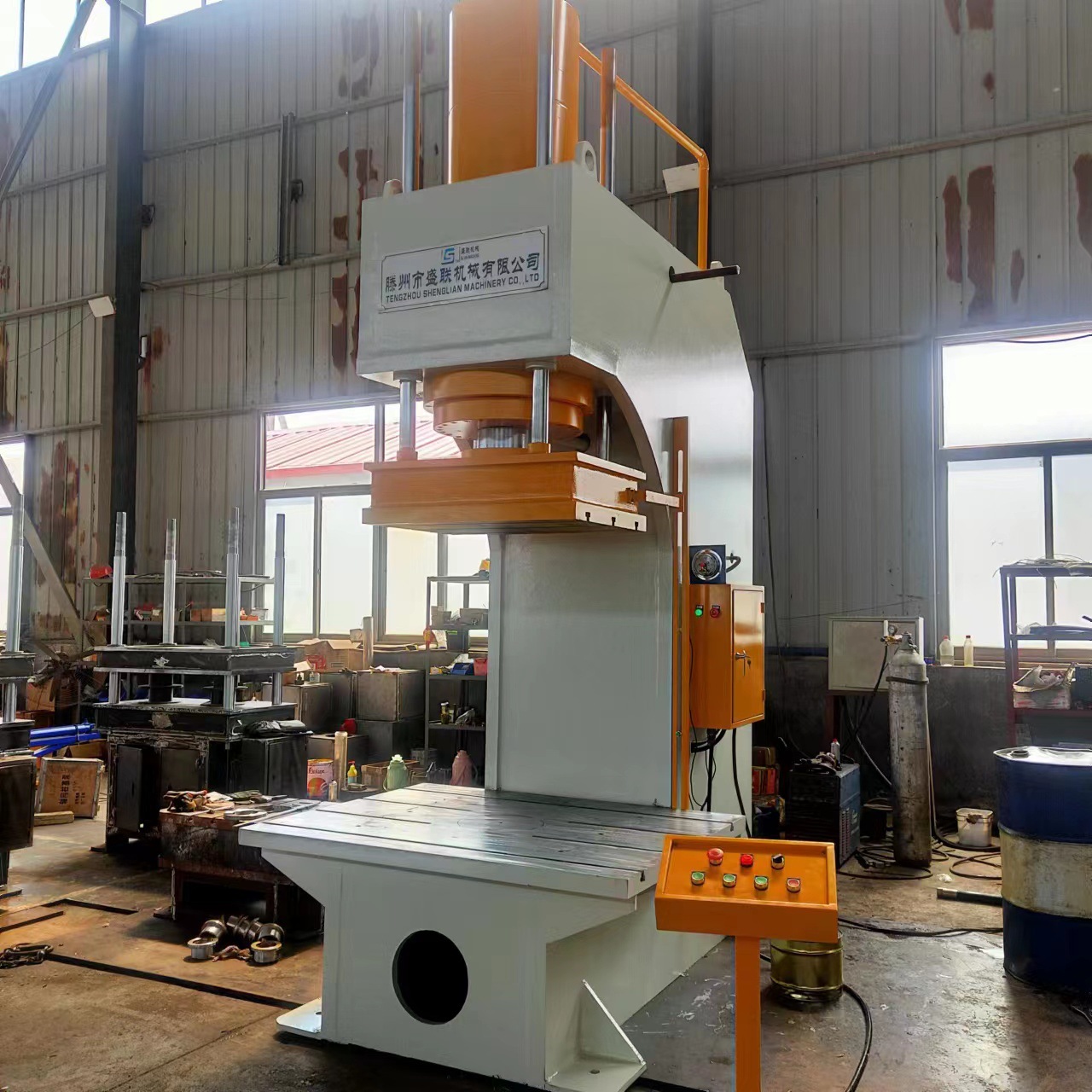 新款300吨单臂液压机 单柱油压机专业生产液压机厂家 价格优惠