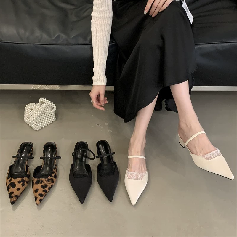 Французские полутапочки на низком каблуке для женщин, весна-лето 2025, новый стиль, нежный стиль с юбкой, универсальная верхняя одежда, туфли с острым носком