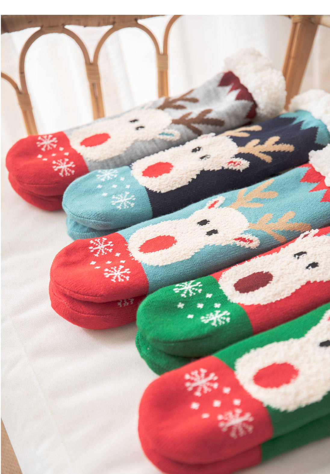 Winter Season Women's Gender Sweet Style Christmas Sweet Women's Elk Polyacrylonitrile Fiber Crew Socks A Pair