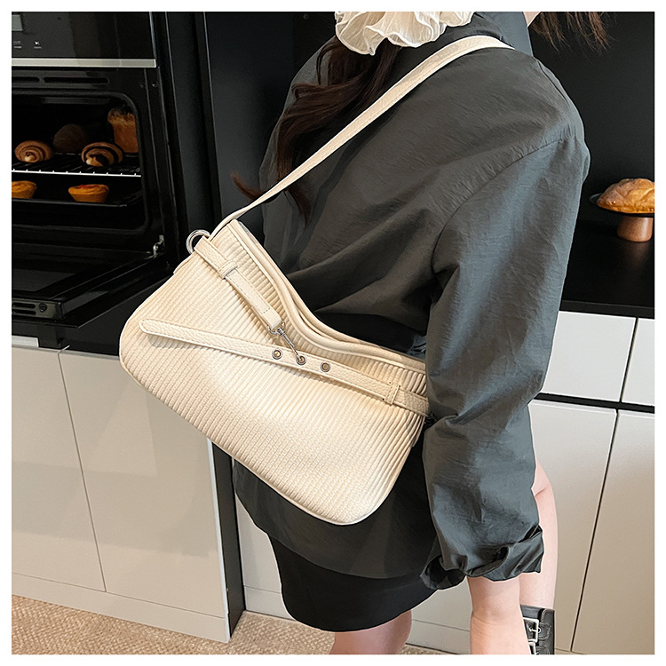 Large-capacity women's summer 2025 new fashion crossbody bag, Korean-style casual single-shoulder armpit commuting bag for work undefined