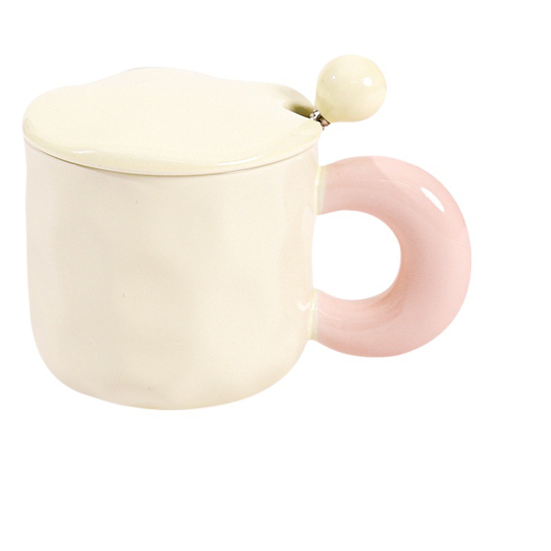 Taza de color de contraste de fufu de leche Taza de alta apariencia de niña Taza de cerámica para beber en el hogar con tapa y cuchara Taza de agua de pareja