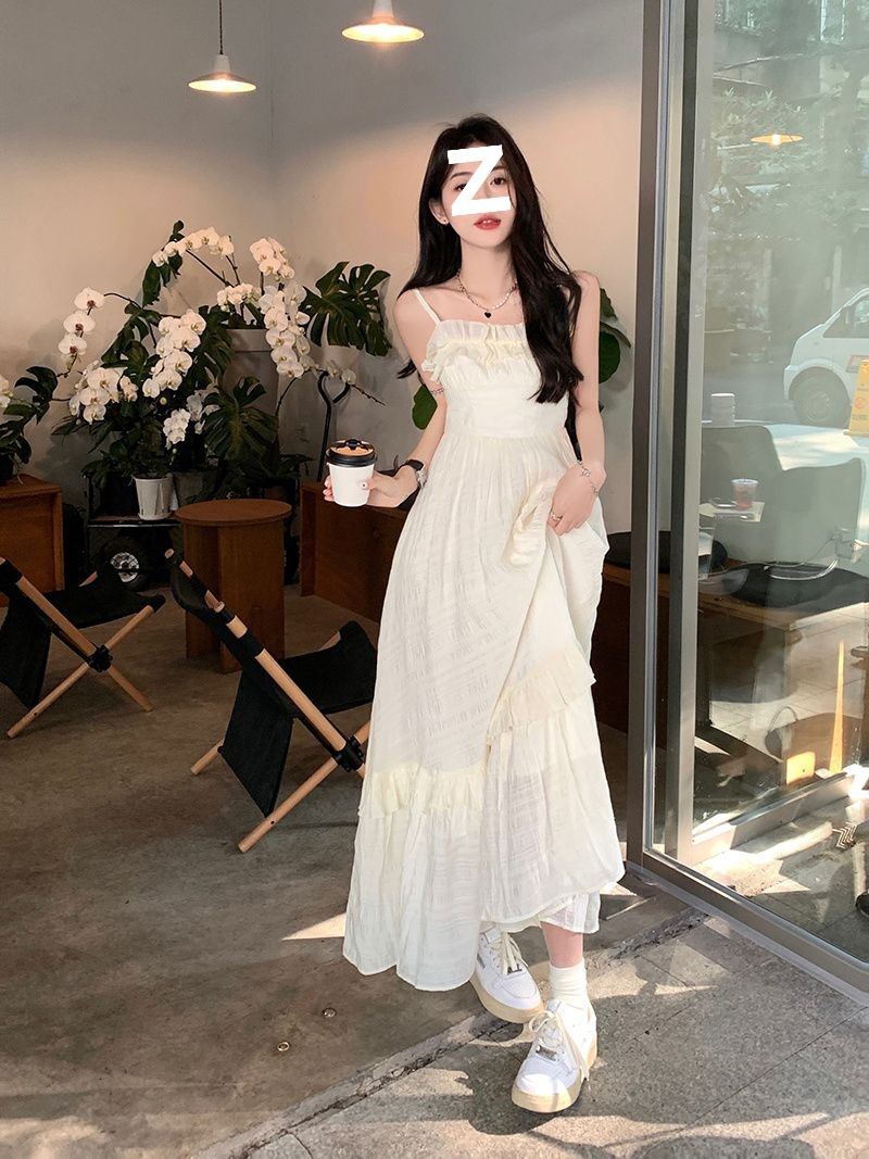 边吊带连衣裙女夏季2025新款甜美法式收腰显瘦设计感超仙长裙源头