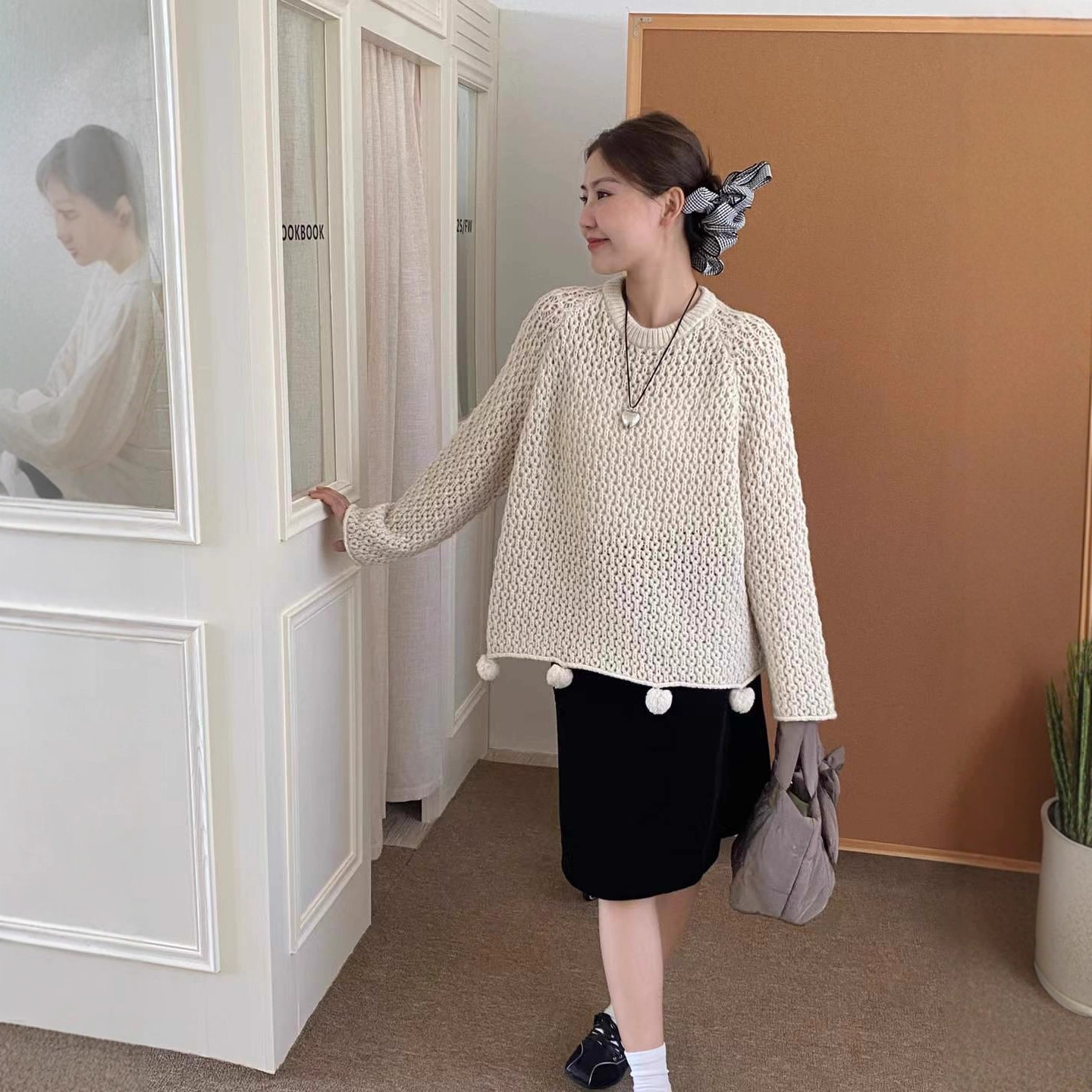 新款秋冬甜美洋气镂空毛球卷边针织衫外搭罩衫设计感慵懒风毛衣女