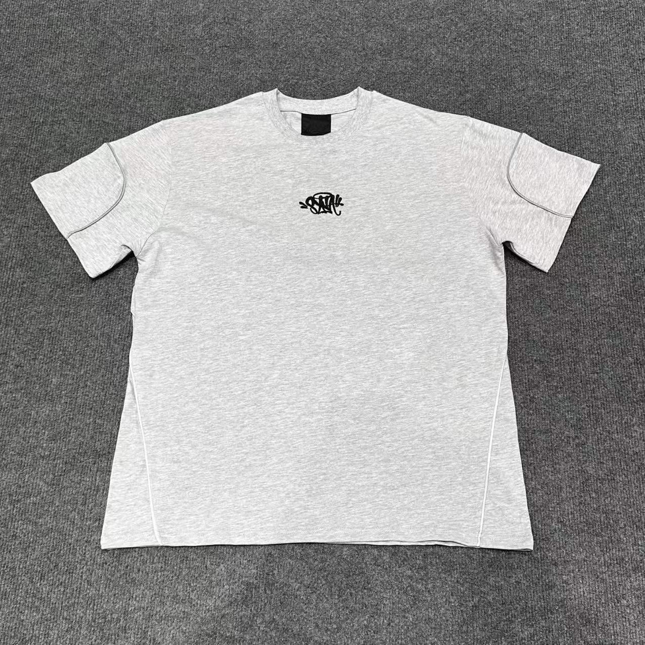 반사 스트립이 있는 밝은 회색 반소매