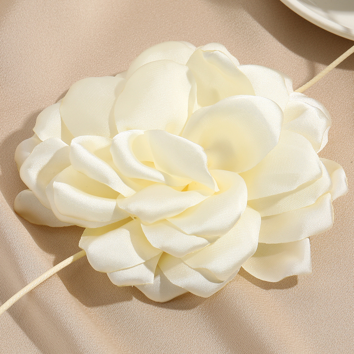 collana di fiori fantasma in vendita calda collana di rose in tessuto con fiori in pizzo collana di fiori_voghion.com