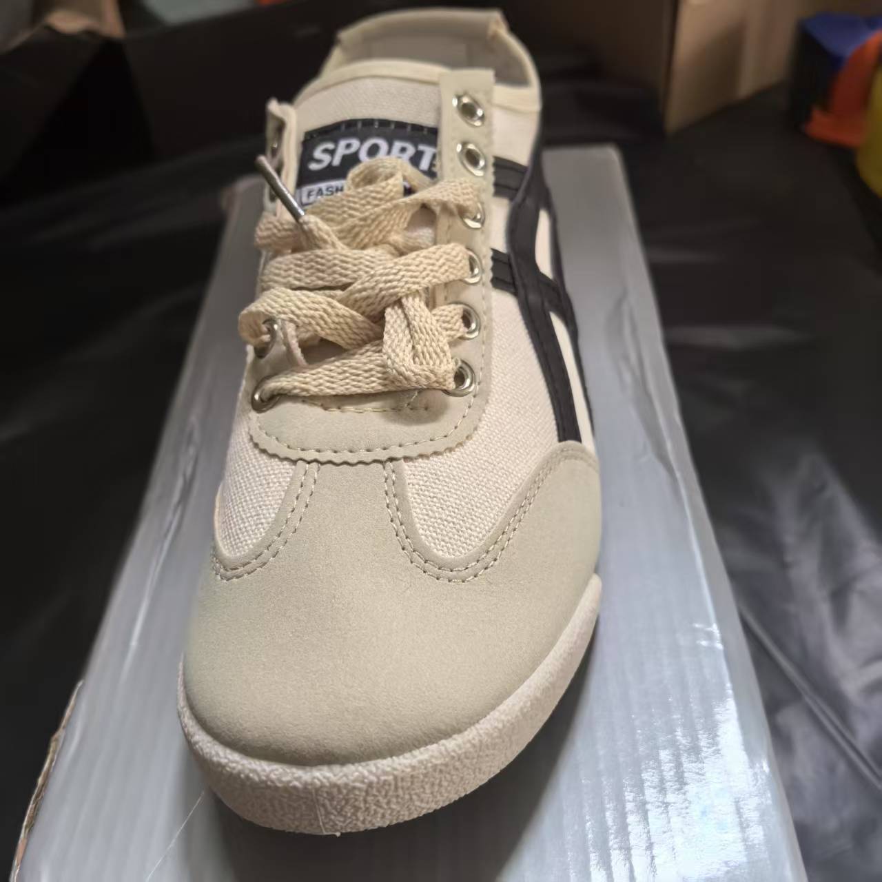 2025 New Couple Shoes, Women's Shoes, Trendy Breathable Mesh Sneakers, Same Style for Men and Women, Fashionable and Versatile White Shoes