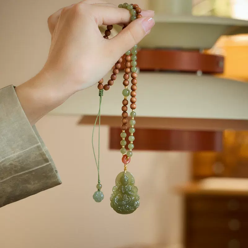 天然新疆和田佛公女吊坠奶香芭比檀木玉佛弥勒佛笑佛玉坠项链礼物