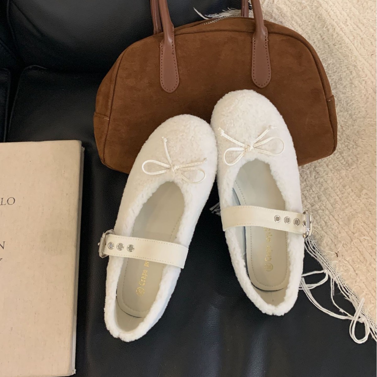 Grape Mom otoño e invierno nuevo estilo cálido y dulce lazo con hebilla de una palabra boca baja Mary Jane piel zapatos individuales mujer
