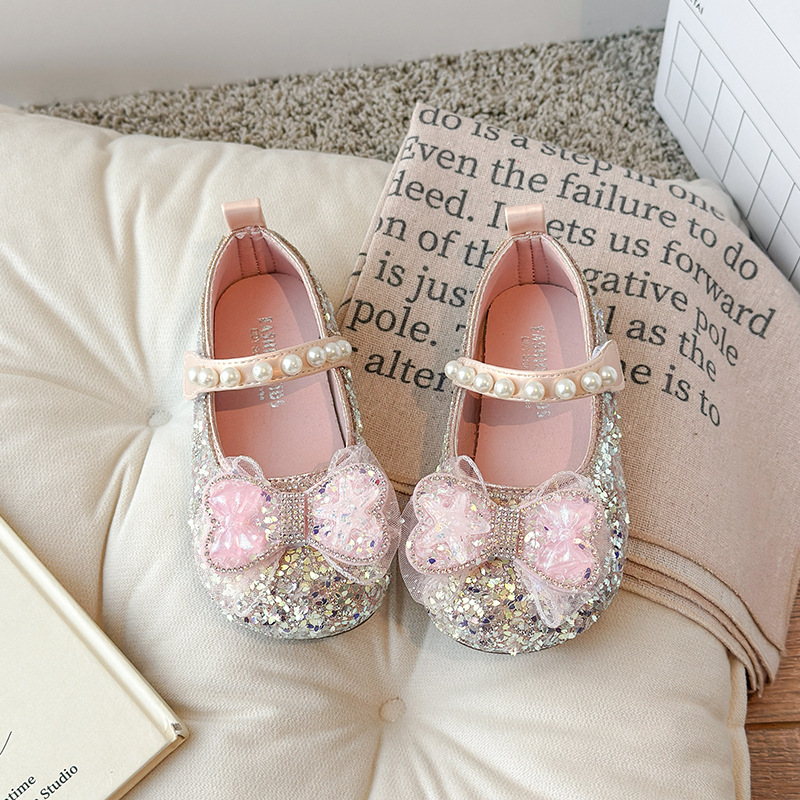 2026 primavera y verano nuevos zapatos de princesa huecos de suela suave para niños zapatos de perla de diamante image 7