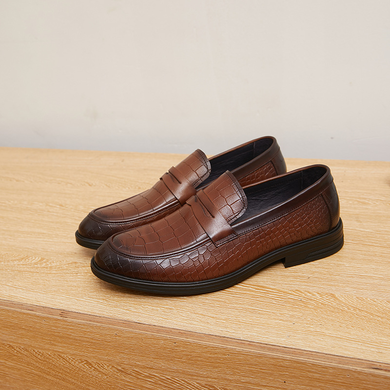 New professional men's business leather shoes with low heel embossed embossed working men's shoes_voghion.com