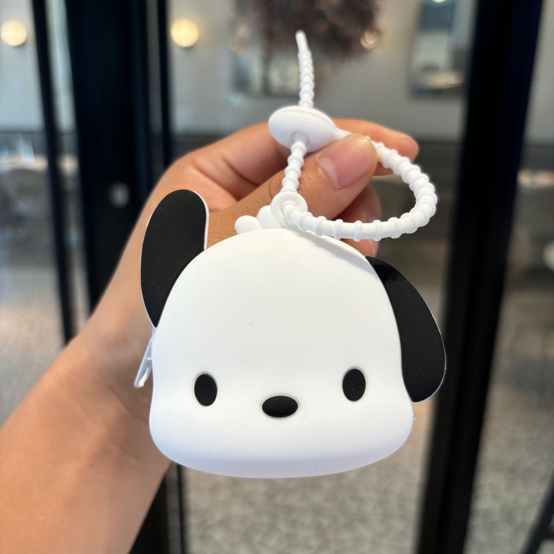 サンリオの小銭入れのキーホルダーが可愛いです。