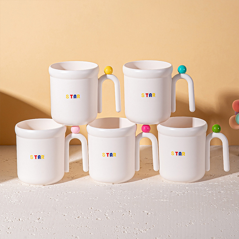 Cute Plastic Mouthwash Cup For Families And Couples_voghion.com