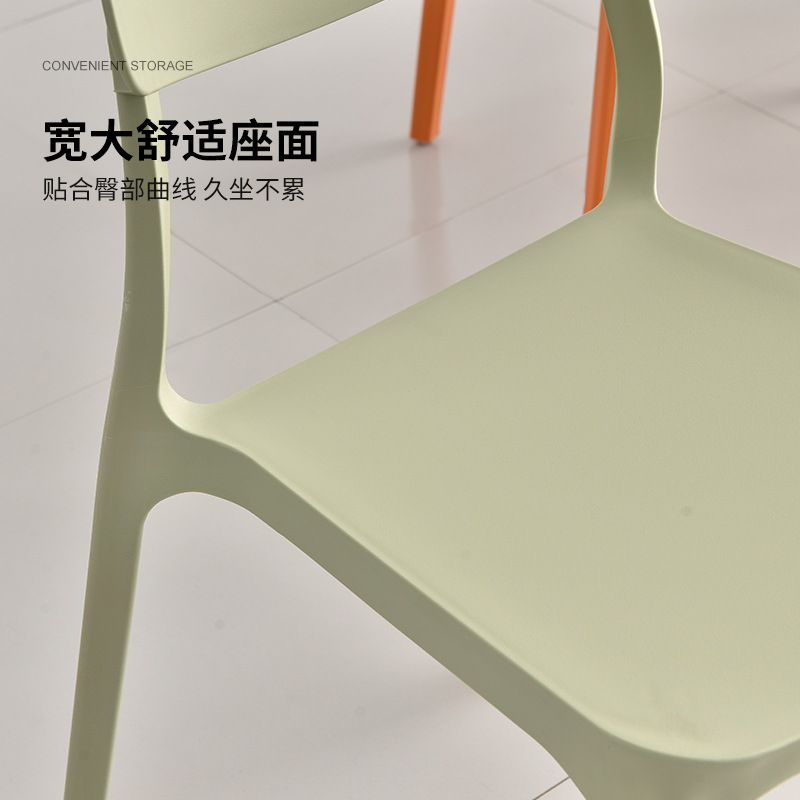 Mesa y silla sencillas escandinavas, silla de plástico, mesa y silla de comedor para cantina, restaurante de comida rápida, silla con forma de cuerno, cadena de catering, mesa y silla de comedor