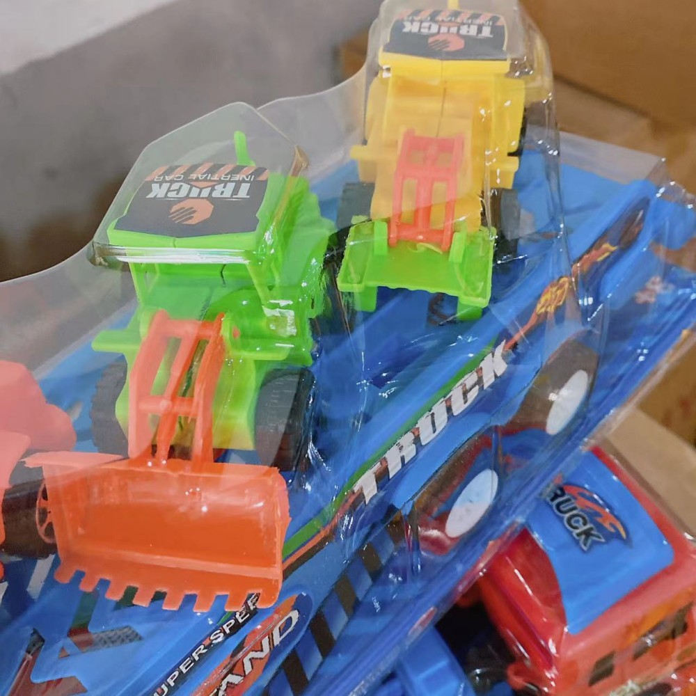 Remolque de doble capa de coche de juguete para niños grandes con tres vehículos de ingeniería traje de inercia modelo de coche camión excavadora