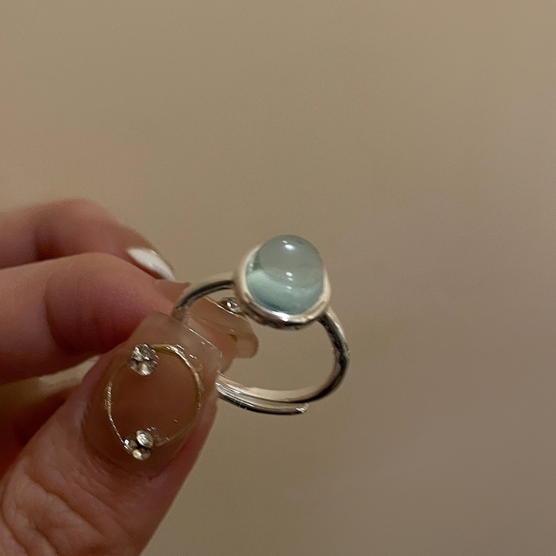 銀貨を砕いてリングを開けます。|undefined