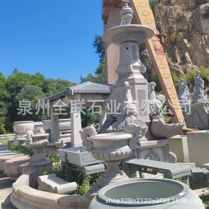 Каменный фонтан в европейском стиле