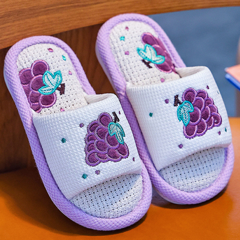 Children's Linen Slippers for Girls Cartoon Strawberry Baby Cotton and Linen Silent Anti-Slip Cloth Slippers for Girls Baby Middle and Large Kidsren