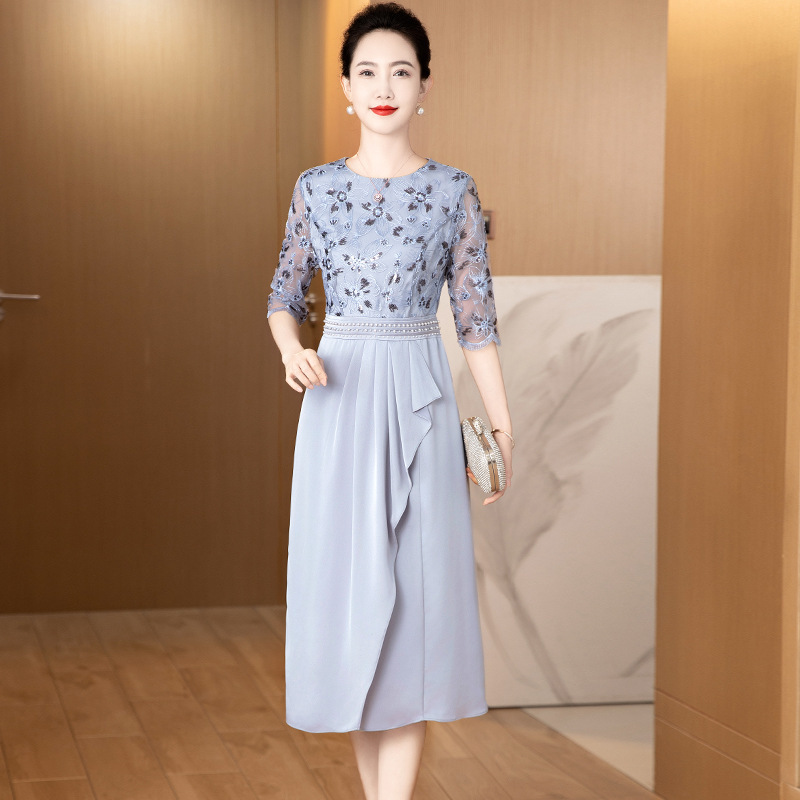 26 Years of New Summer Fashion: Stylish and Elegant Long Waist-Cinching Dress for Moms, Suitable for Work, with New Design and Embroidery That Makes You Look Slimmer 26 Years of New Summer Fashion: Stylish and Elegant Long Waist-Cinching Dress for Moms, Suitable for Work, with New Design and Embroidery That Makes You Look Slimmer