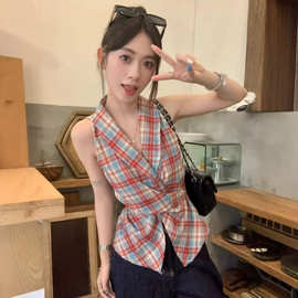 法式复古格子露肩挂脖无袖上衣女夏季设计感小众收腰背心高级感潮