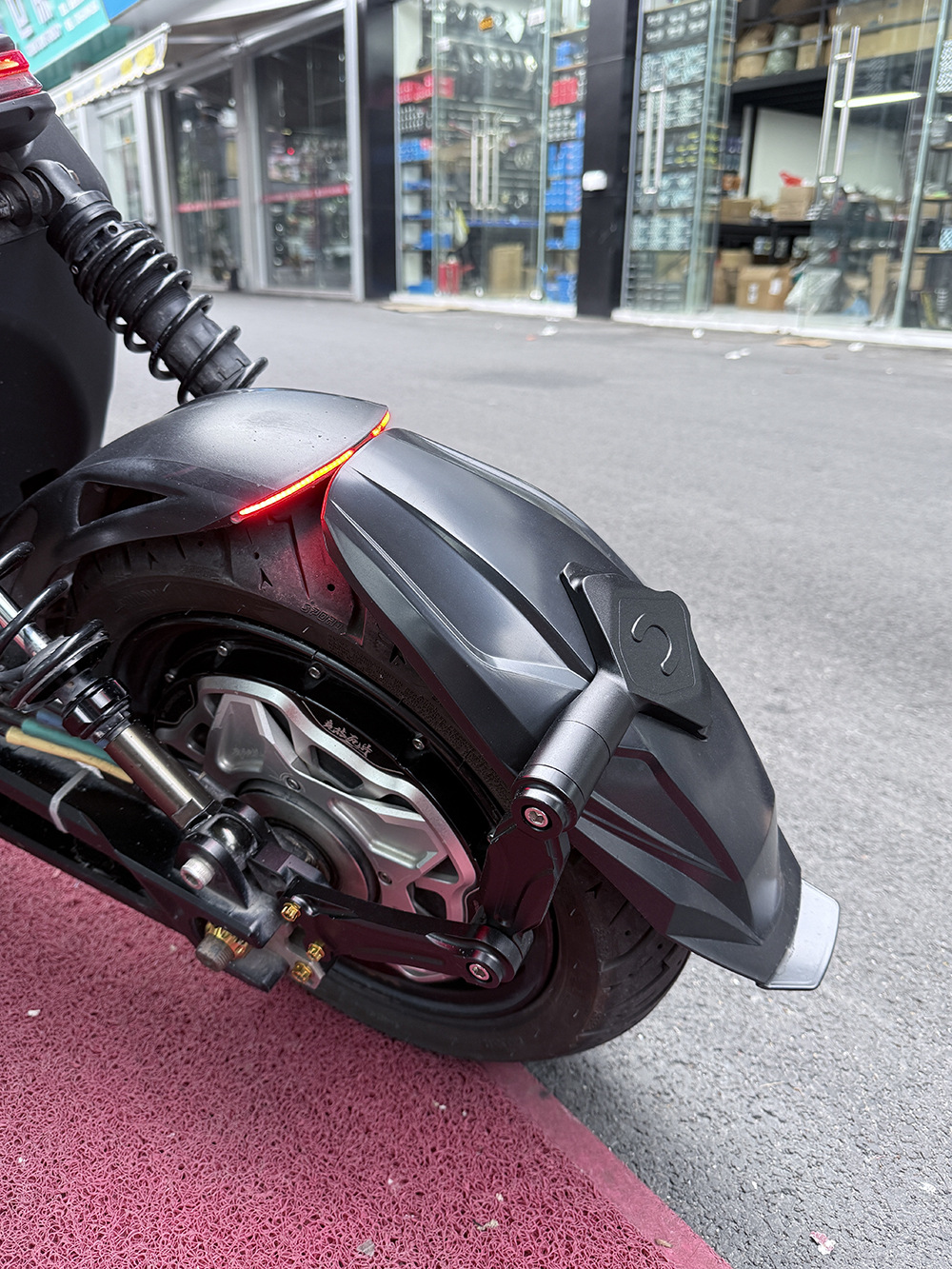 Suitable for No.9 mzmix/m95c calf nplay/N1S/E300p electric vehicle modified flat fork rear fender