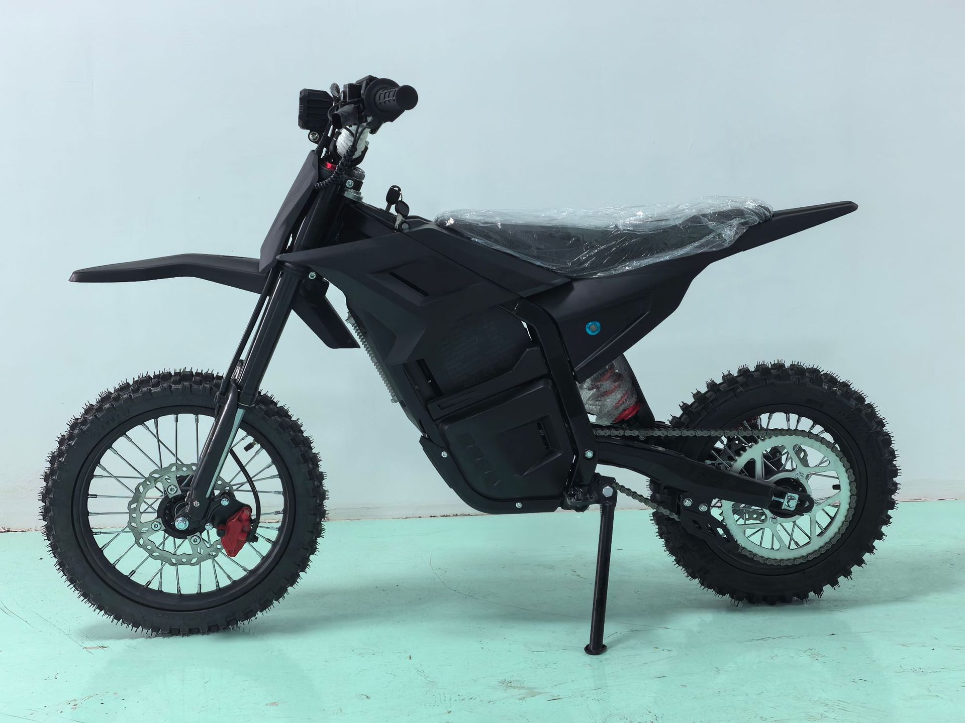 Black, 2500W