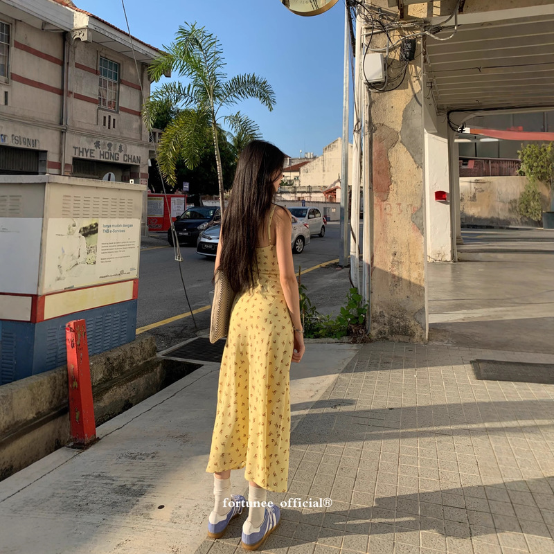 fortunee 度假收腰曲线感黄色碎花吊带连衣裙女夏季新款气质时尚|undefined