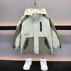 男童冲锋衣外套春秋款2025新款中大儿童秋装洋气男孩休闲连帽上衣