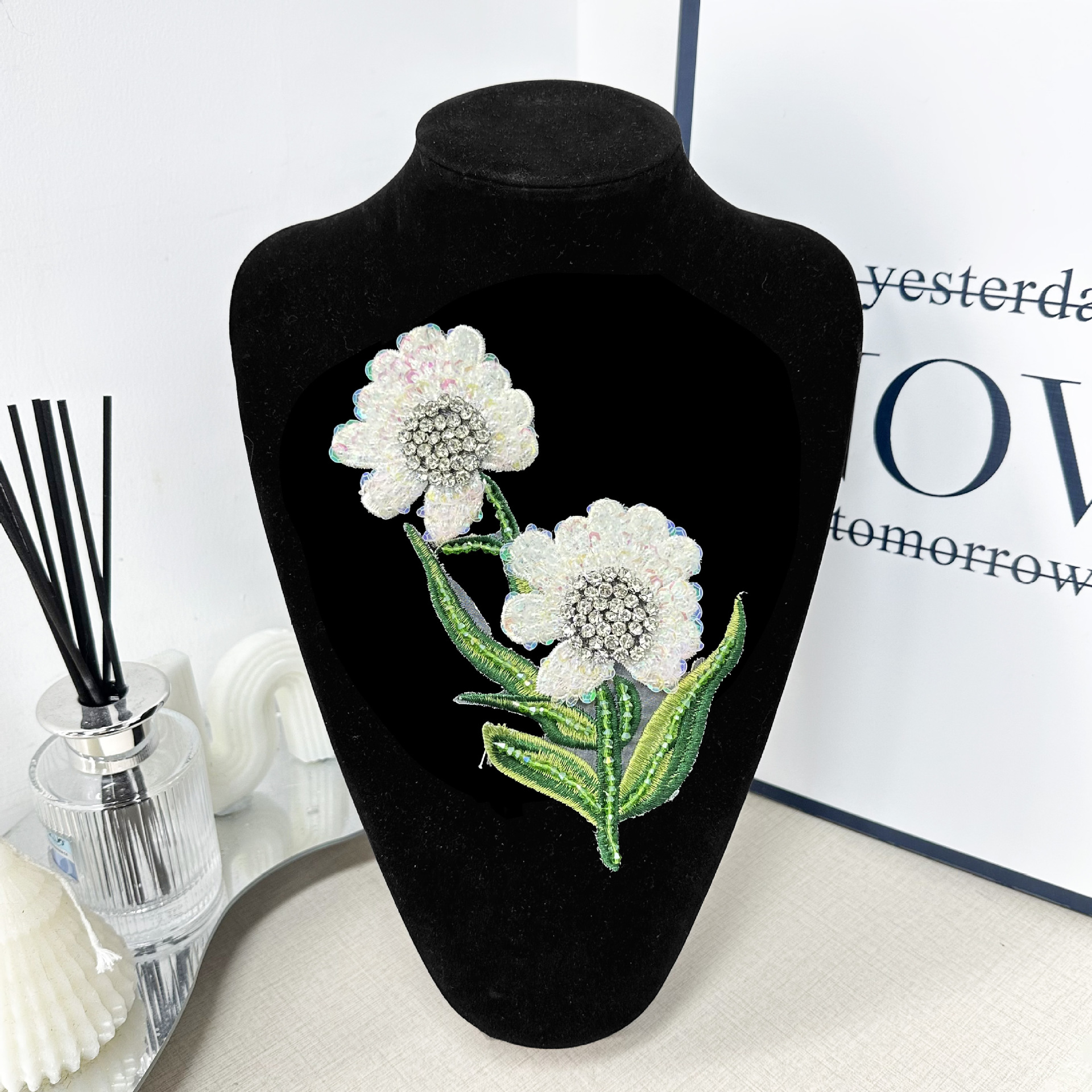 Ropa bordada colorida estilo nacional encaje bordado parche de rendimiento clásico ropa de ópera ropa de ópera accesorios de decoración al por mayor