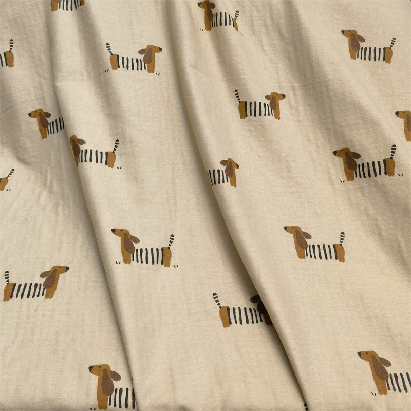 2.5门幅双层纱布无荧光 卡通腊肠狗 纯棉宝宝布料床品家居服面料